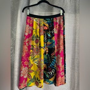 Preowned Johnny Was  Johnny Was Paneled Silk Skirt. Size M